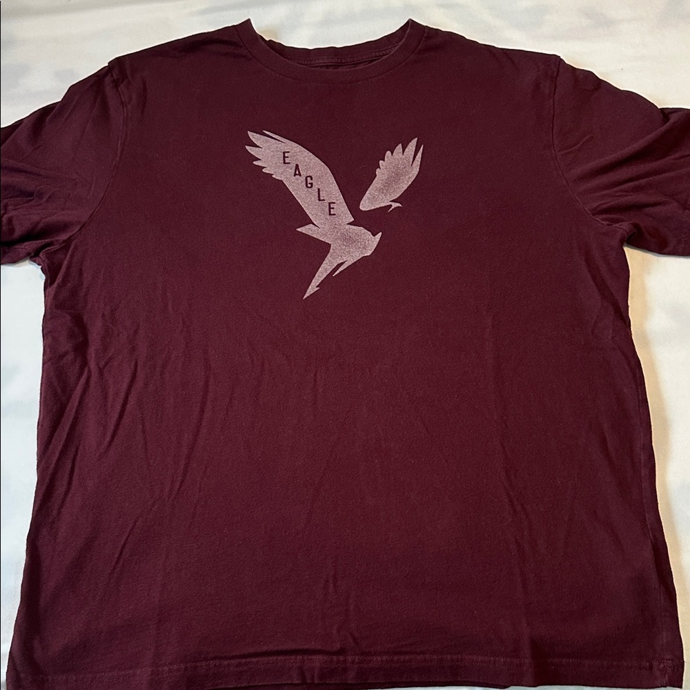 Men’s American Eagle Outfitters Burgundy Tee with Eagle Graphic Size Large
